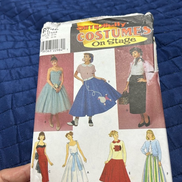 Uncut Simplicity costumes 8742- 4-6-8 1950s prom dress- cheerleader- Halloween- - Picture 7 of 9